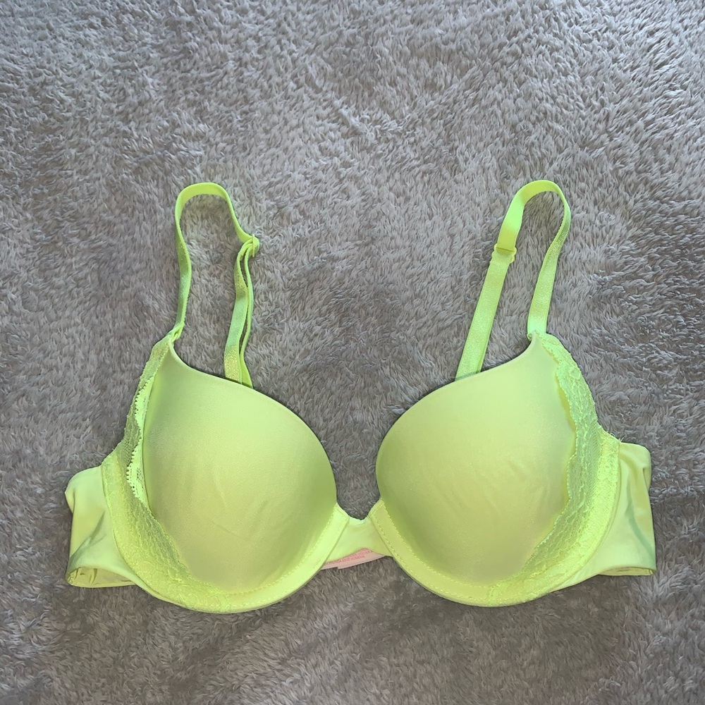 PINK lightly lined bra